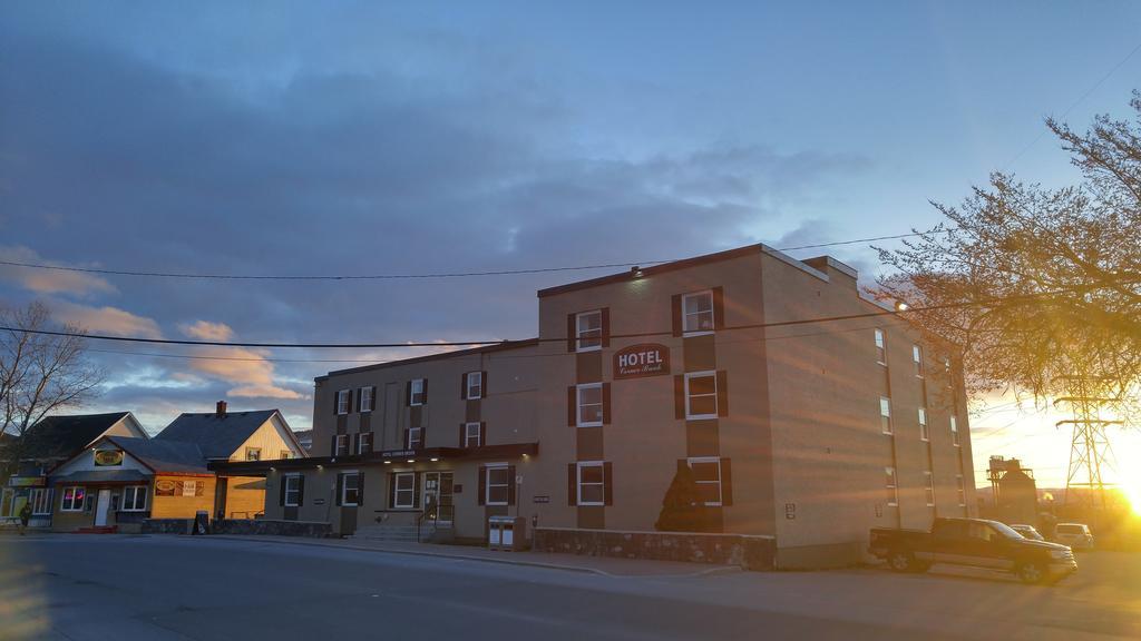 Historic Hotel Corner Brook Exteriör bild